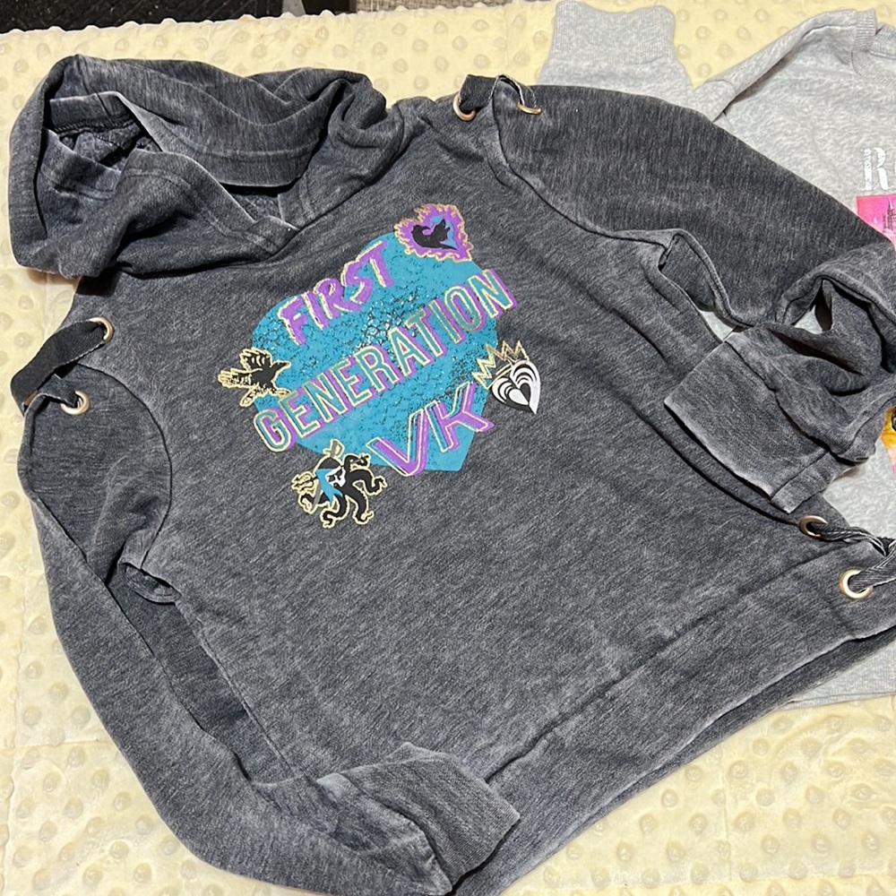Disney Descendents set sweatshirt and scarf set
